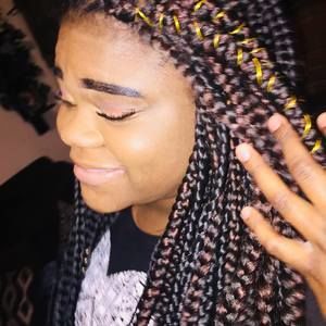 Meet your Posher, Jakira